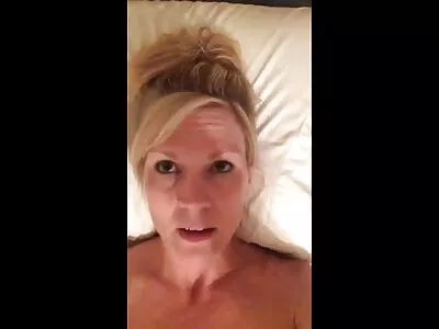 Jessa Rhodes ត្រូវ​បាន​កូន​មាន់​ក្បាល​ក្រហម​លិត​ញី