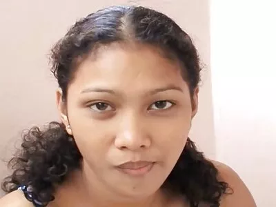 សត្វឆ្កេញី Jayden Black ទទួលការថើបយ៉ាងតឹងរ៉ឹង និងនៅលើមុខរបស់នាង